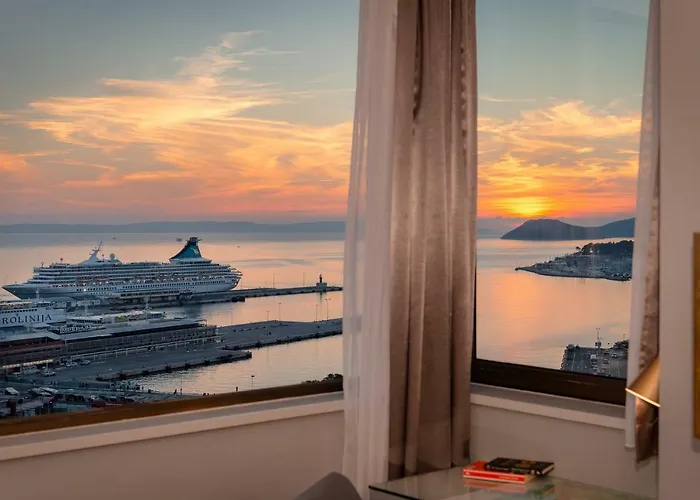 Royal Suites-sky Penzion 4*