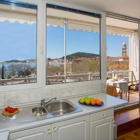 Royal Suites-sky 4*