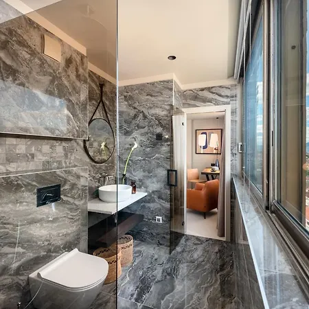 Royal Suites-sky Guest house