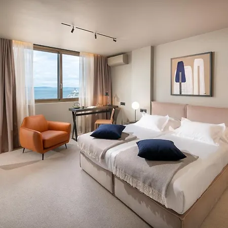 Royal Suites-sky 4*