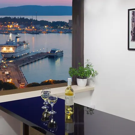 Royal Suites-sky 4*