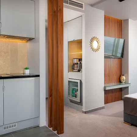 Guest house Royal Suites-sky Split