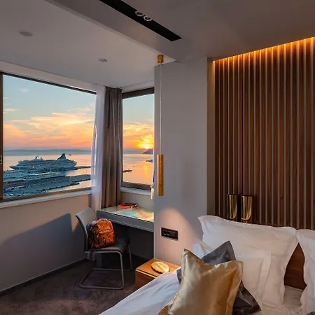 Royal Suites-sky 4* Split