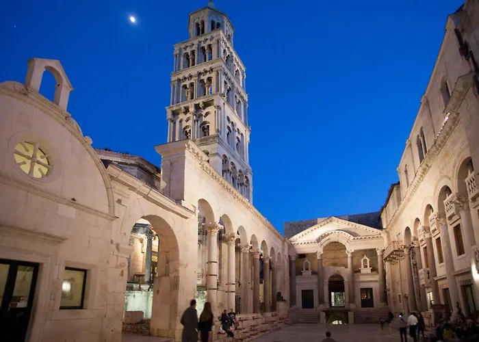 Royal Suites-sky Guest house 4*