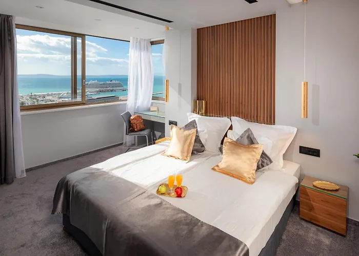 Royal Suites-sky Guest house 4*