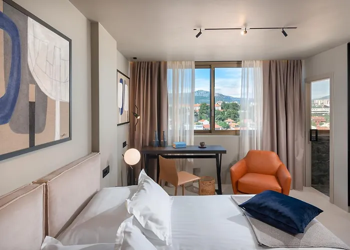 Royal Suites-sky Guest house