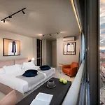Guest house Royal Suites-sky 4*
