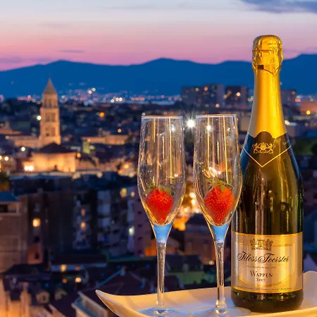 Royal Suites-sky Σπλιτ