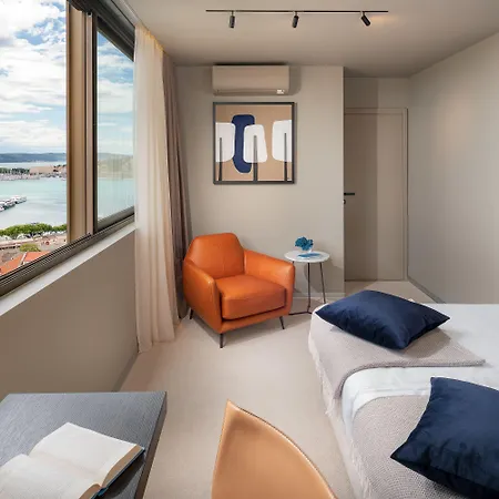 Royal Suites-sky Σπλιτ