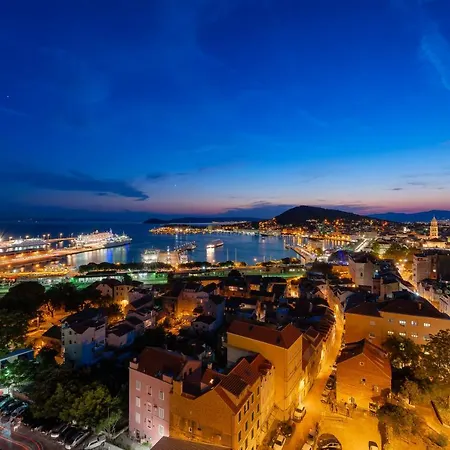 Royal Suites-sky Σπλιτ