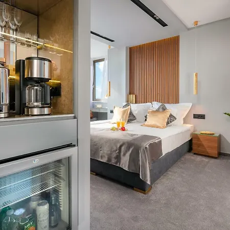 Royal Suites-sky 4* Σπλιτ