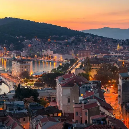 Royal Suites-sky Σπλιτ