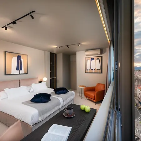 Πανσιόν Royal Suites-sky 4*