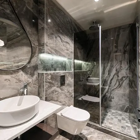Royal Suites-sky 4*