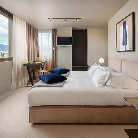 Royal Suites-sky 4* Σπλιτ